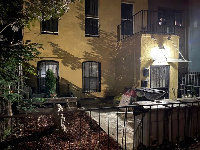 637 Greene Ave