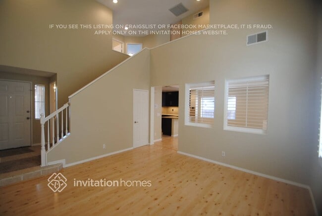 Photo - 895 Pathfinder Way