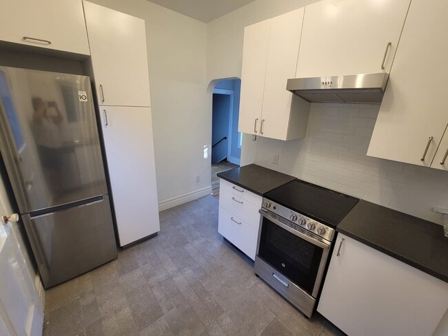 Photo - 2 Bedroom in Desirable Location Steps to Locke St Unit 2
