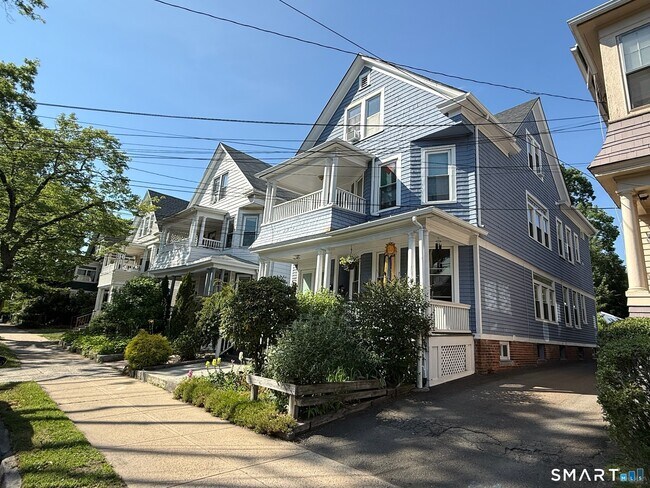 Building Photo - 253 Willow St Unit FL 3