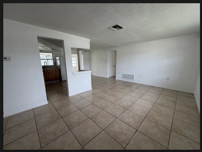 Photo - Must See - 3-bedroom, 1-bath single family home with fenced in yard in Port Richey