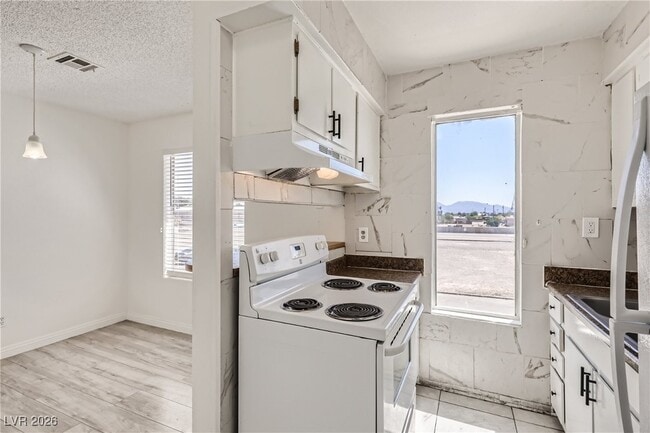 Photo - 716 Pensacola Ln