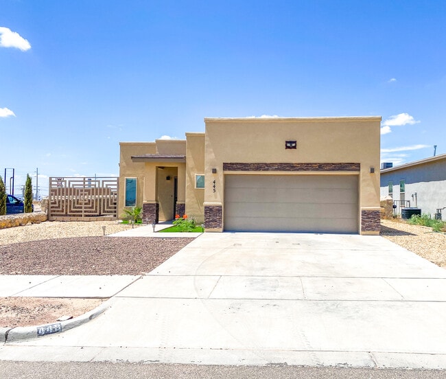 Building Photo - 445 Stetson Dr