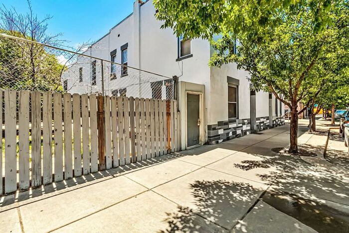 Spacious Studio Living with Modern Comforts and Outdoor Access - Spacious Studio Living with Modern Comforts and Outdoor Access