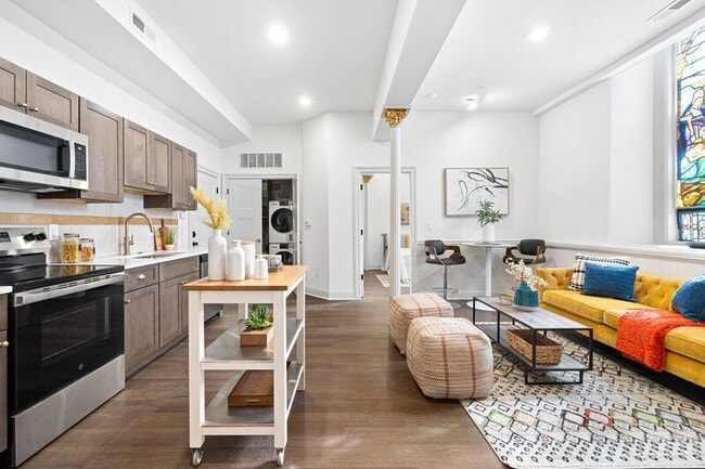 Building Photo - 401 Martin St