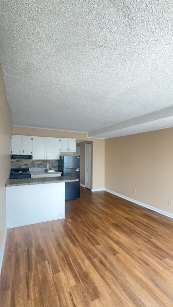 Photo - STUDIO UNIT #621 Available NOW!!