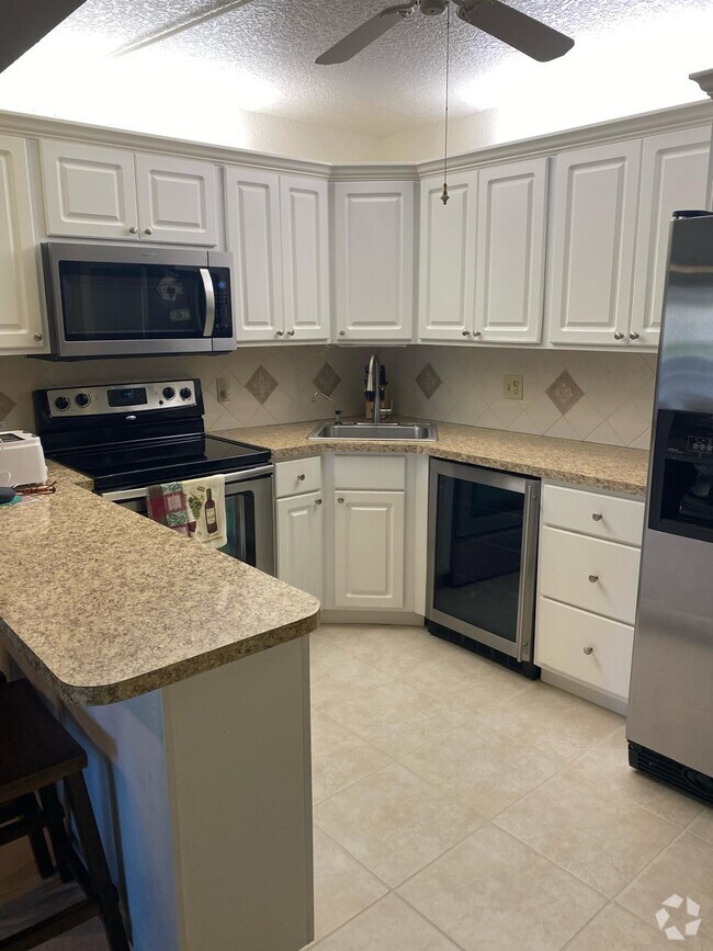 Building Photo - 341 Pine Ridge Cir Unit D1 Rental