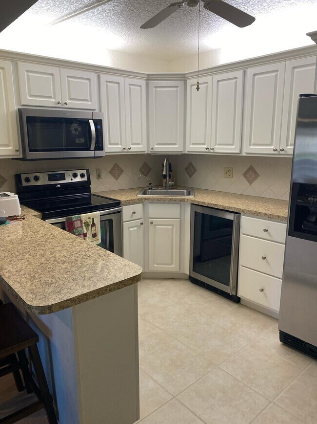 Photo - 341 Pine Ridge Cir Unidad D1 Rental