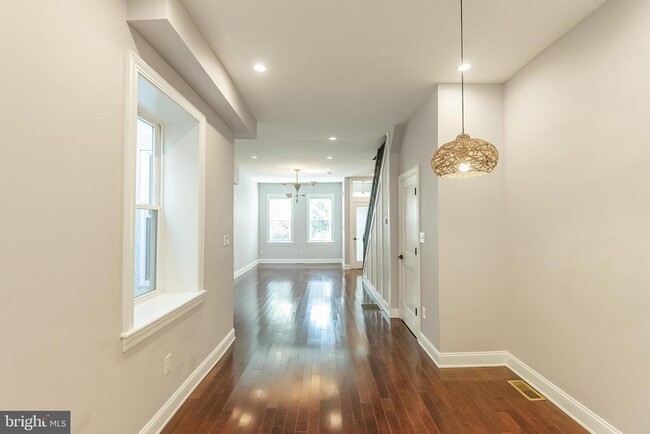 Photo - 139 Manton St Townhome