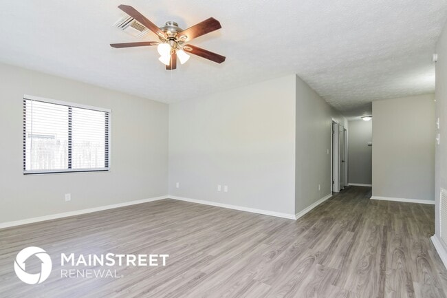 Photo - 3901 Helena St NE