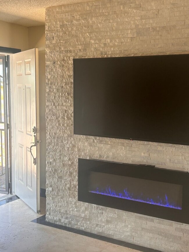 Photo - 4 BEDROOMS  2 brand new bathrooms with SPARKLING Pool \ $2795.00/MO