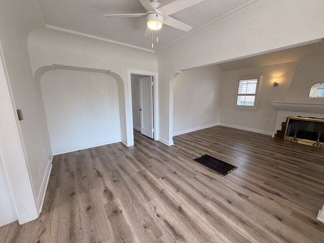 Photo - 7307 S Halldale Ave