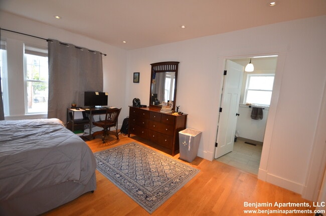 Photo - 15 Elmira St Unit 1