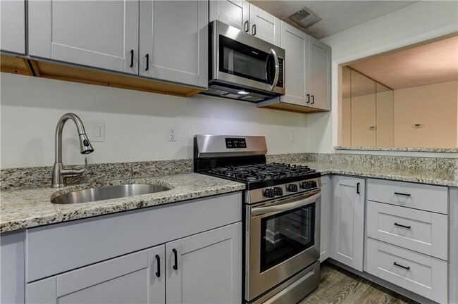 Photo - 308 Wynnes Ridge Cir SE