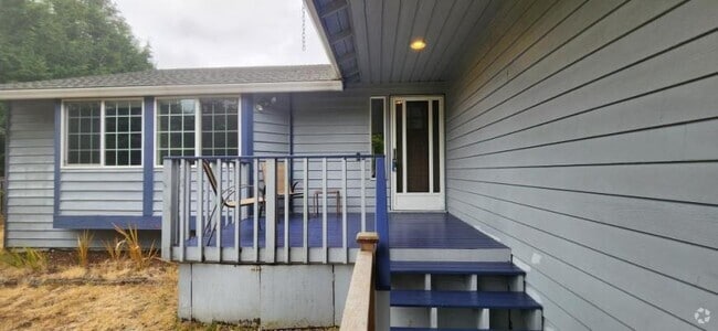 Building Photo - 3 bedroom in Kirkland WA 98033 Rental