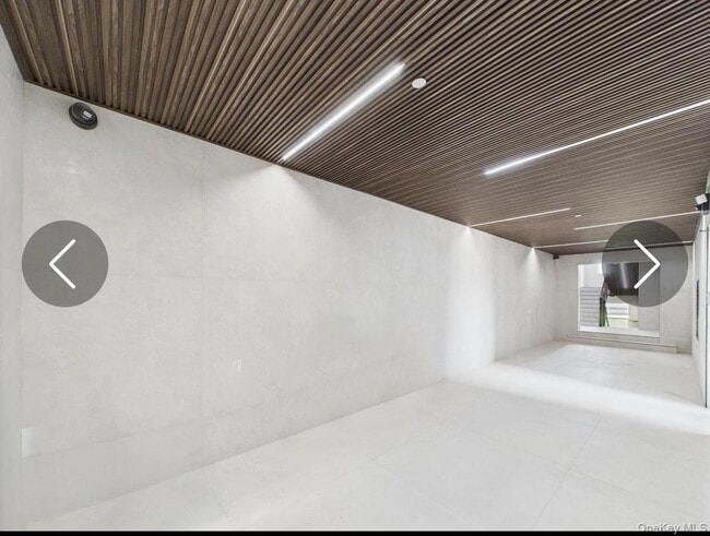 Photo - 315 W Broadway Unit BW