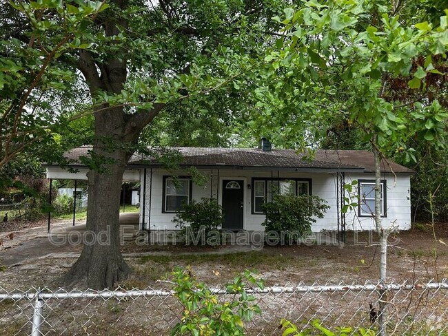 Building Photo - 1813 Alder Dr Rental
