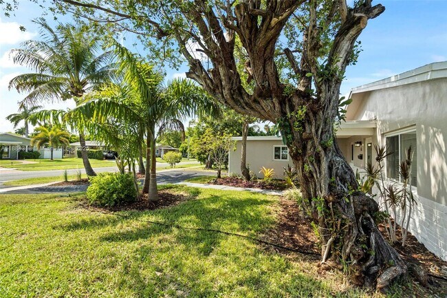 Photo - 838 NW 10th Ave