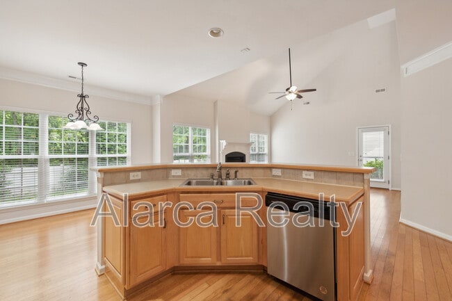 Photo - 131 Ivy Creek Ln