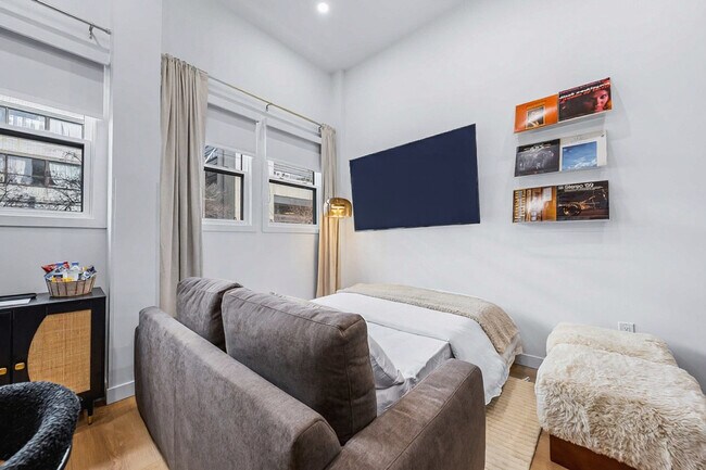 Photo - 168 McCaul St Unit SI ID1389231P