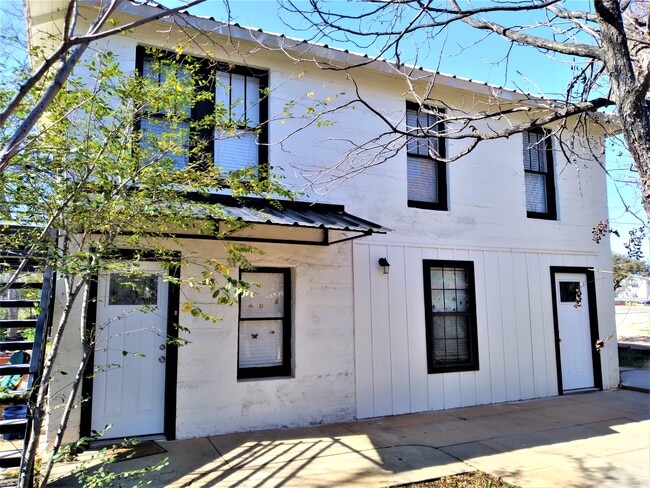 Photo - 104 W Wallace St Unit 104A