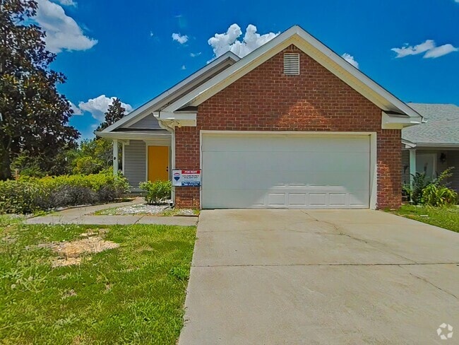 Building Photo - Three bedroom home in Martinez!