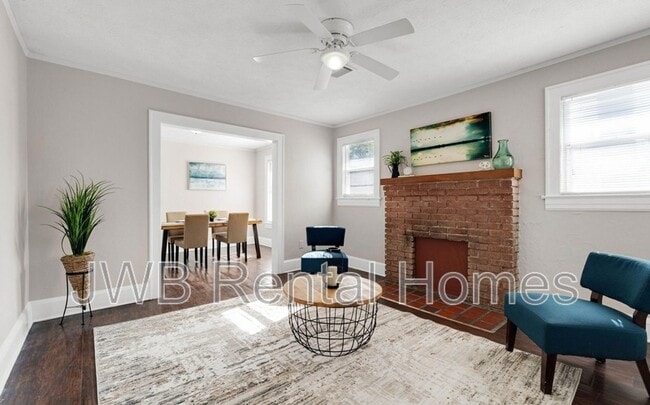 Photo - 472 W 66th St