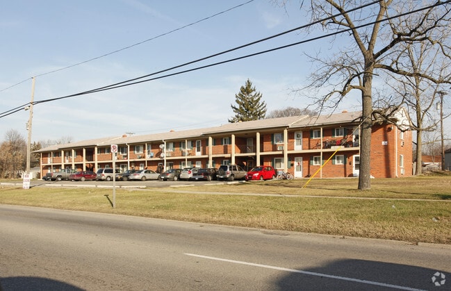 Photo - Colonial Gardens Apartments