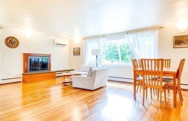 Photo - 18 Winchester Dr