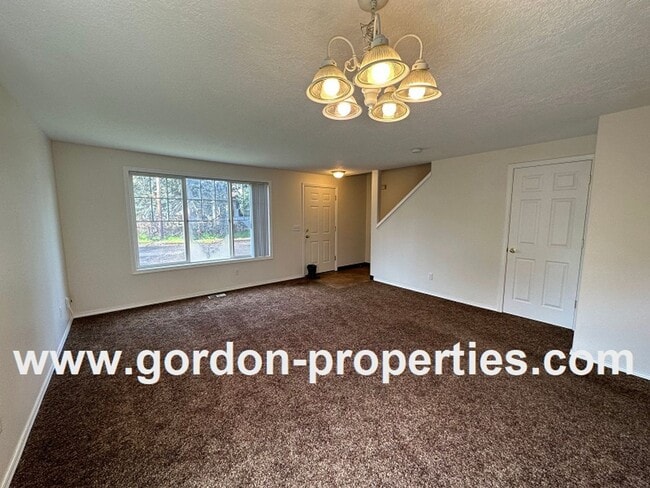 Photo - SE 73rd Ave - 3 bedroom townhouse in Mt Sc...