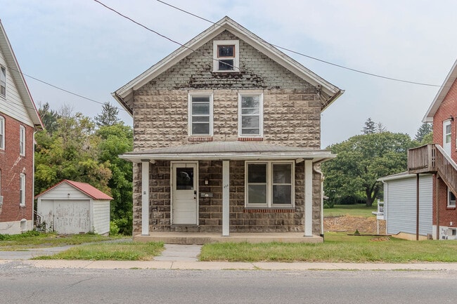 Building Photo - 425 E Howard St