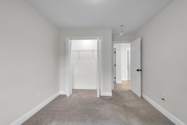 Photo - 16-18 Peckham Ave Unit 2