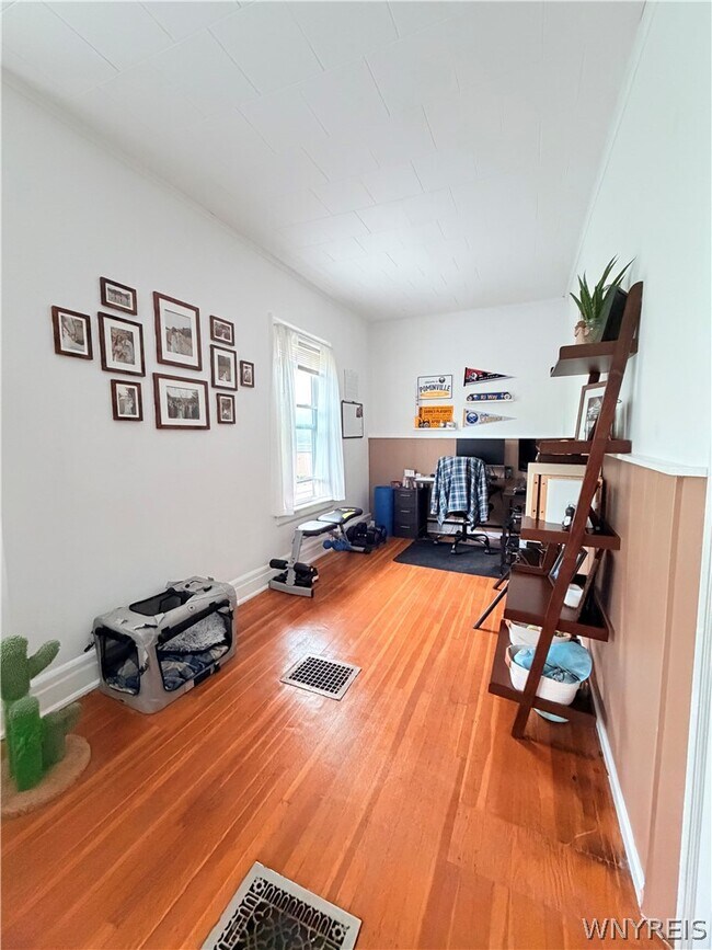 Photo - 579 W Delavan Ave