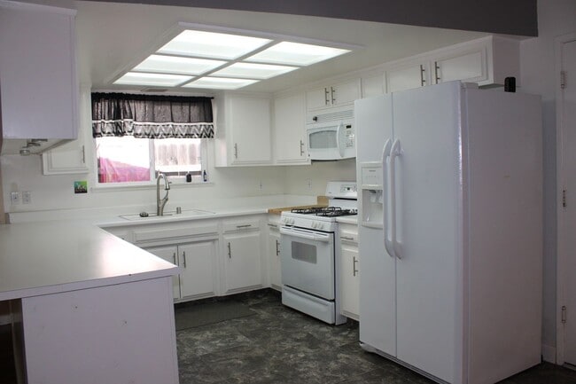 Photo - 1513 Dana Way