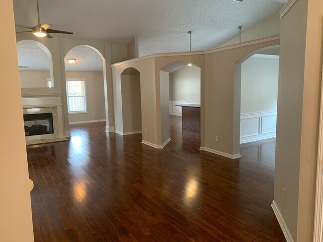 Photo - 1002 Simonton Glen Dr SE Casa