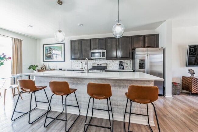 Photo - 605 Brook Ct