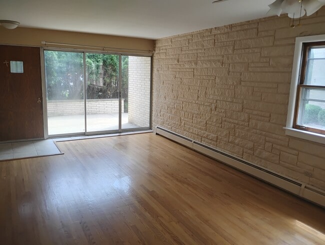 Photo - 1245 N La Grange Rd