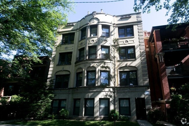 Building Photo - 1432 W Farragut Ave Rental