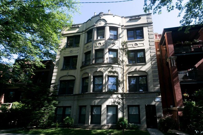 Photo - 1432 W Farragut Ave Unidad B2 Rental