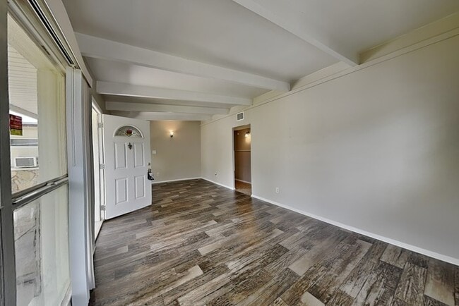 1703 Carnegie Cir
