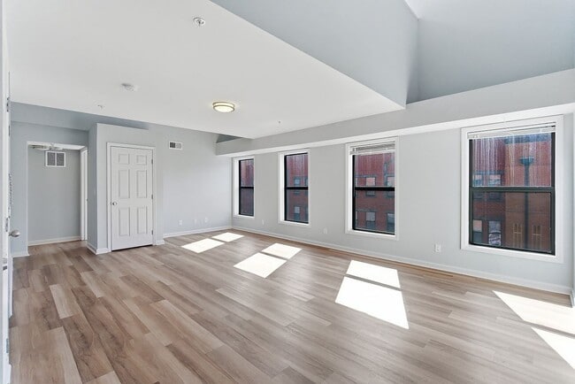 Photo - 160 Lafayette St Unidad 401