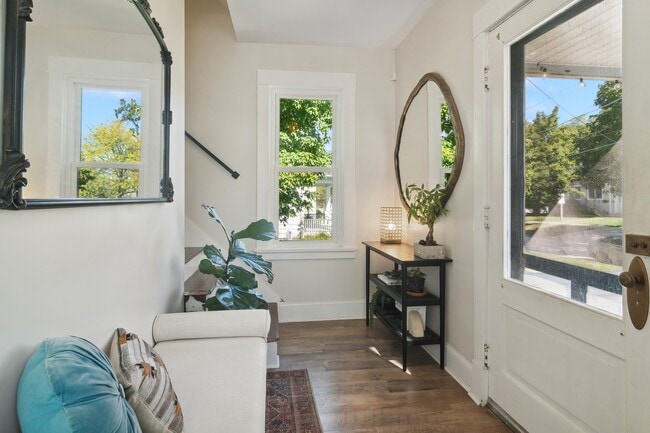 Photo - 114 Harrison St