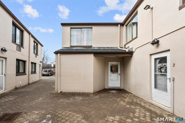 Building Photo - 84 Taylor Ave Unit APT 1