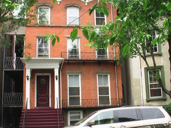Building Photo - 40 Academy St Rental