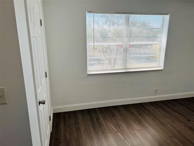 Photo - 1301 N 12th Ct Unit 11B