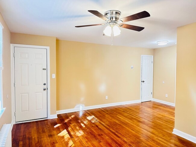 Photo - 8311 Garland Ave Unidad 4