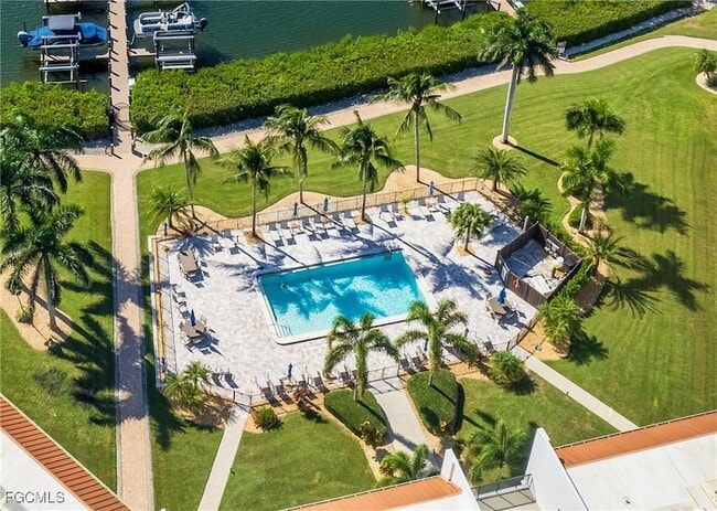 Building Photo - 226 3rd St W Unit 111