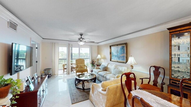 Photo - 1266 S Military Trail Unidad 553