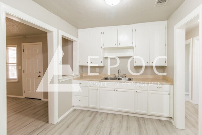 Photo - 2127 Hardin Dr
