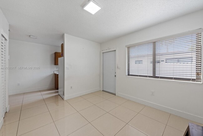 Photo - 1911 NW 30th St Unit 3